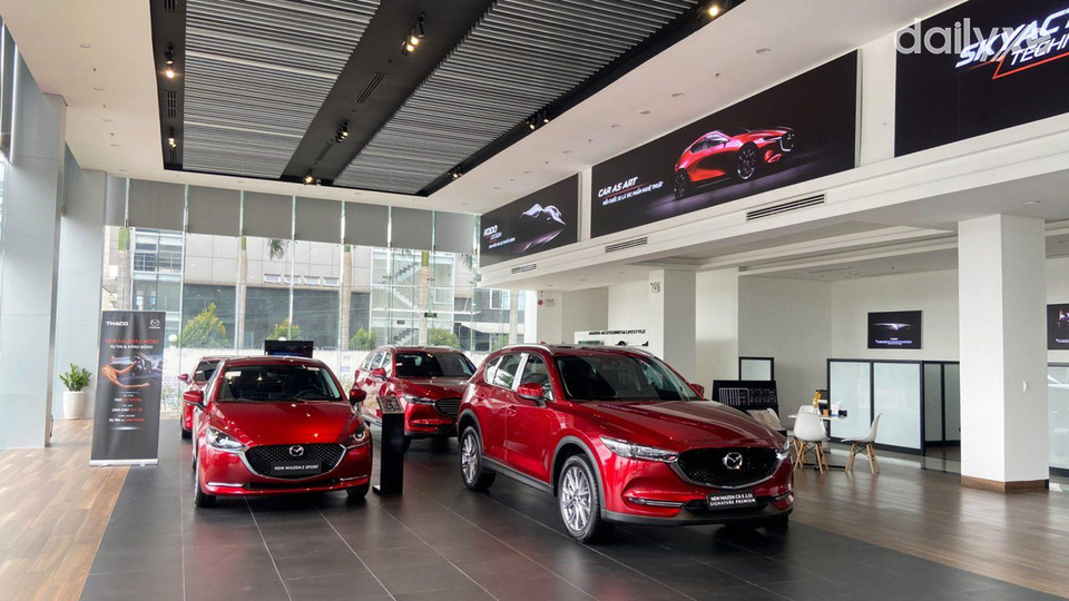 Phòng trưng bày xe của showroom Mazda Phạm Hùng - Đà Nẵng