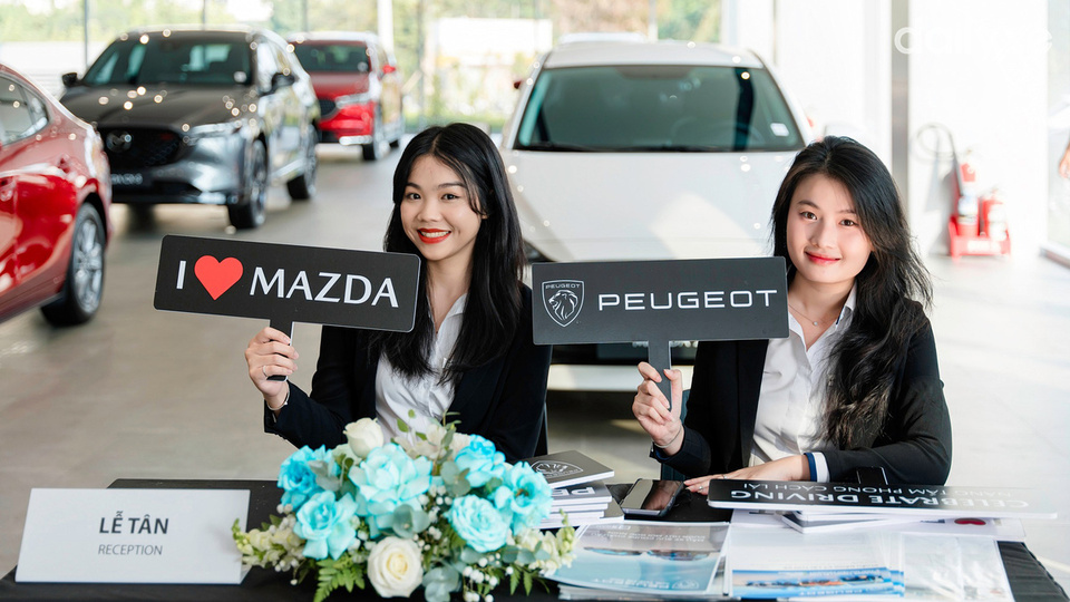 Đội ngũ nhân viên tại Mazda Phan Huy Ích