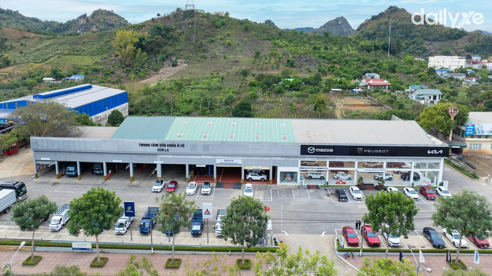 Showroom Mazda Sơn La