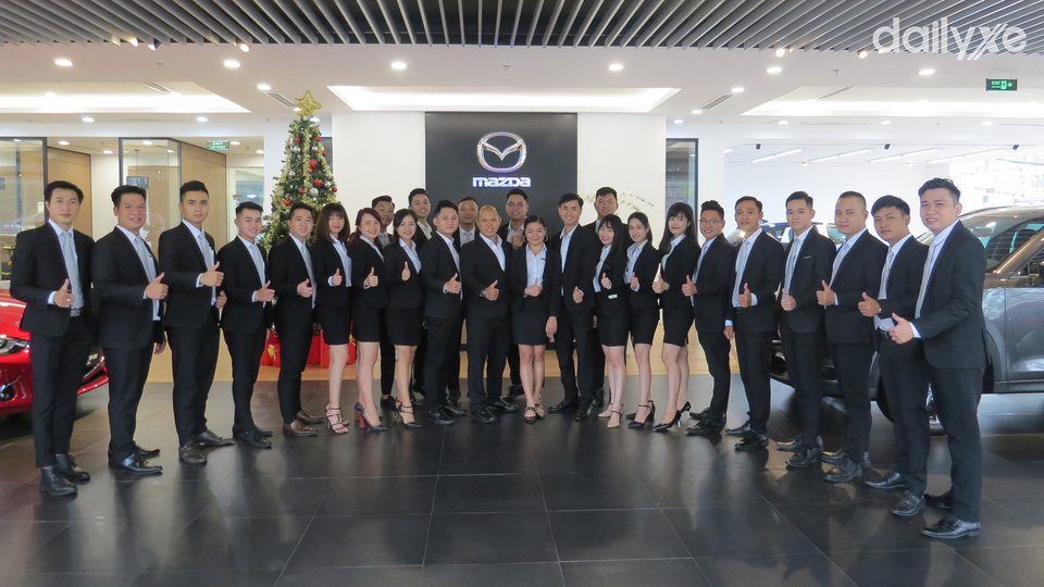 Đội ngũ nhân viên tại Mazda Phú Nhuận