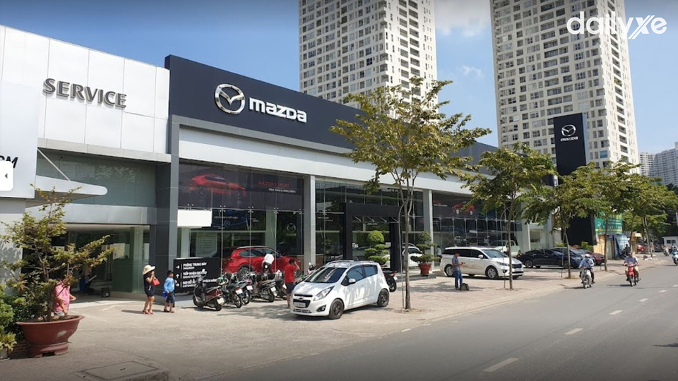 Showroom Mazda Thảo Điền