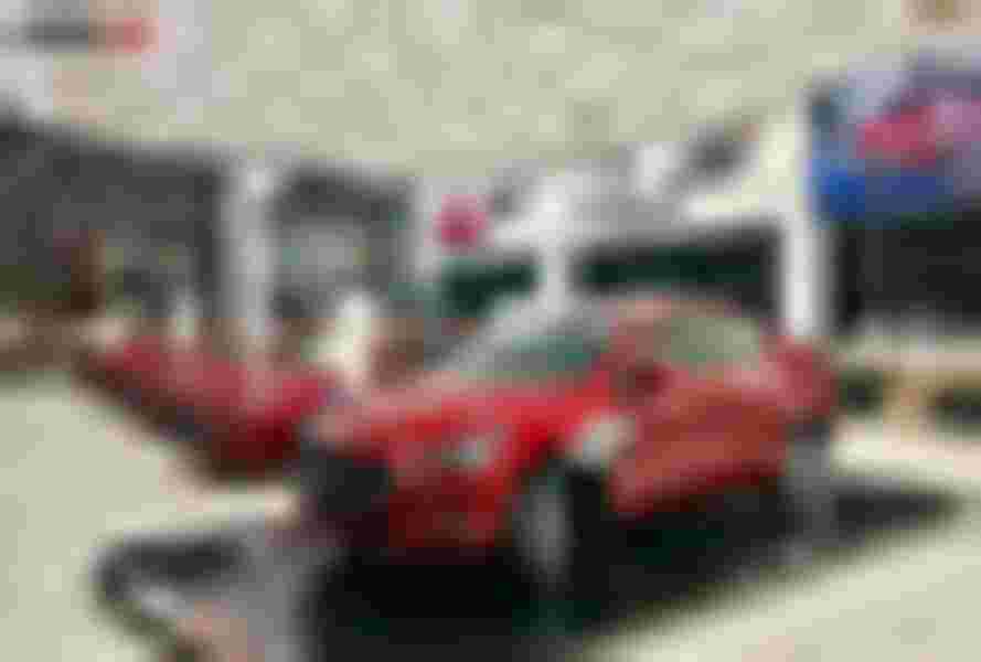 Khu vực trưng bày Mazda tại Mazda Trần Khát Chân