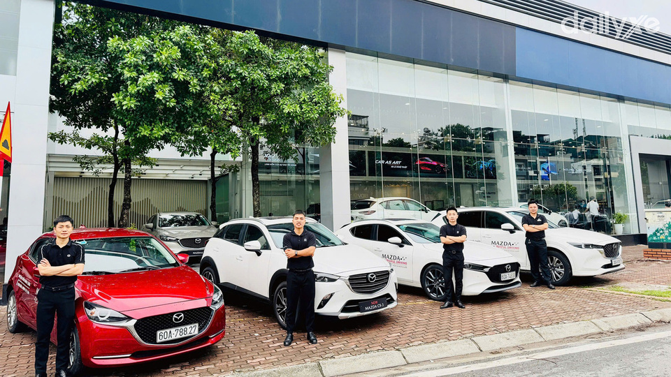 Showroom Mazda Trần Khát Chân