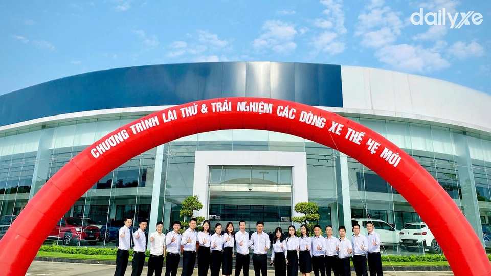 Đội ngũ nhân viên tại Mazda Vinh - Nghệ An