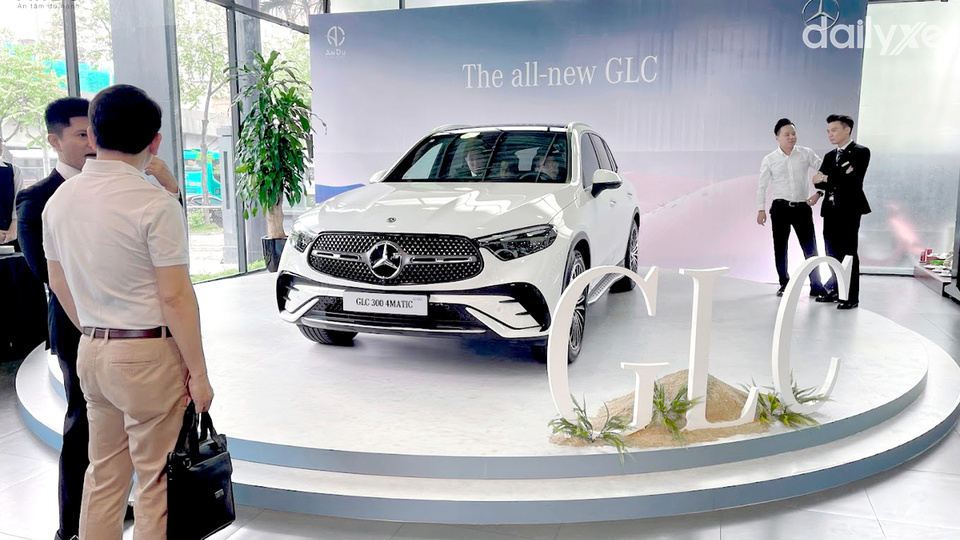 Showroom Mercedes-Benz An Du Phạm Hùng