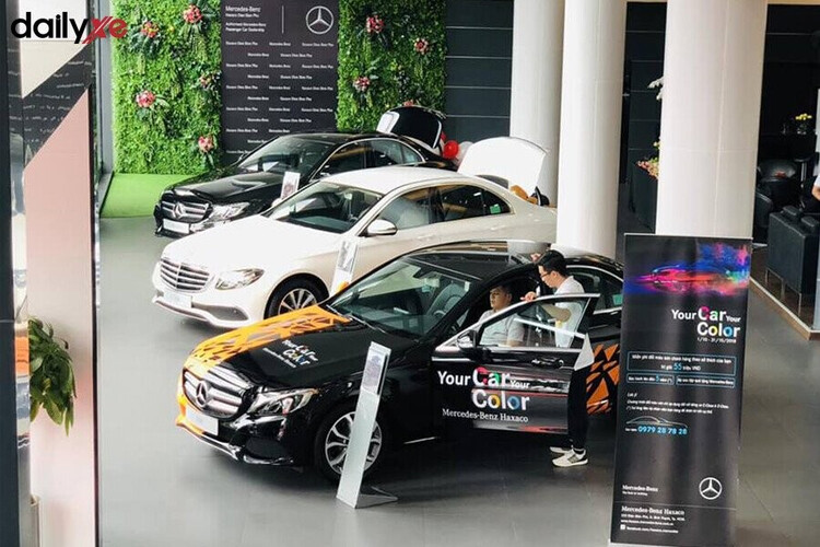 Khu trưng bày xe Mercedes tại showroom Mercedes Điện Biên Phủ - Ảnh 1
