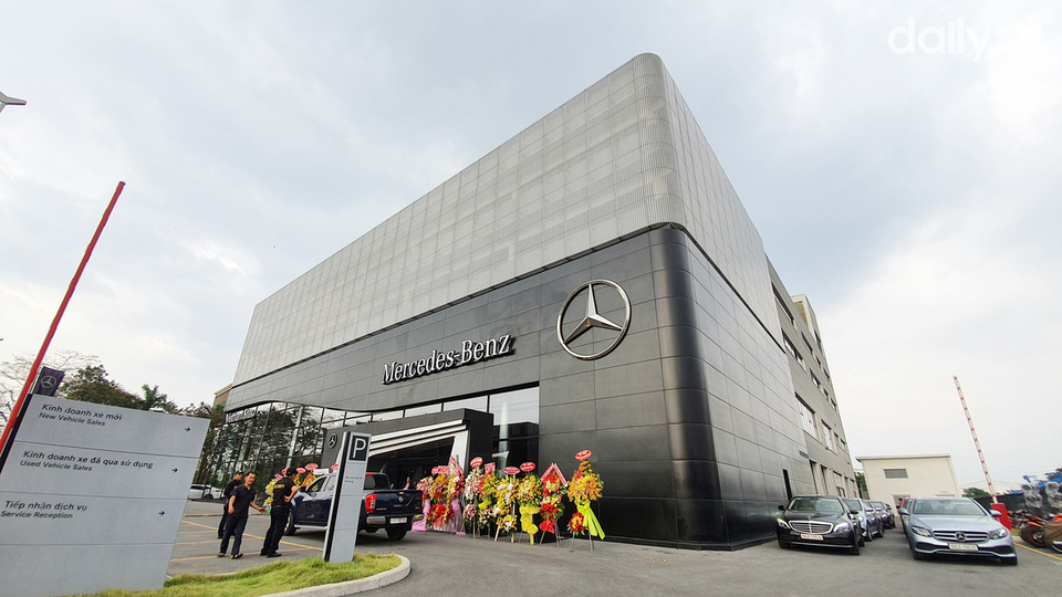 Showroom Mercedes Miền Nam