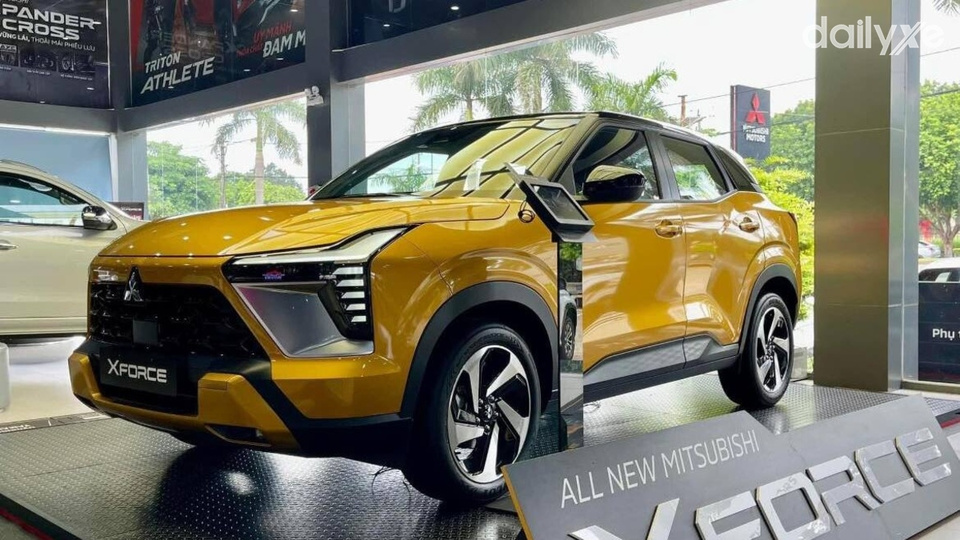 Phòng trưng bày với đa dạng các mẫu xe Mitsubishi