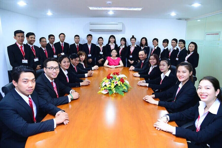 Đội ngũ nhân viên sôi nổi và năng động