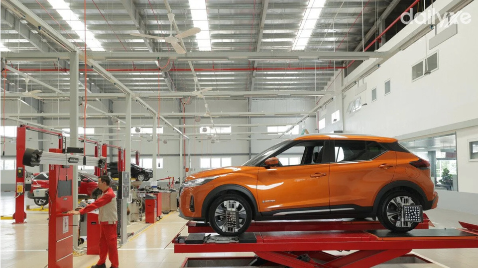 Khu vực xưởng dịch vụ hiện đại của showroom Nissan Khánh Hòa