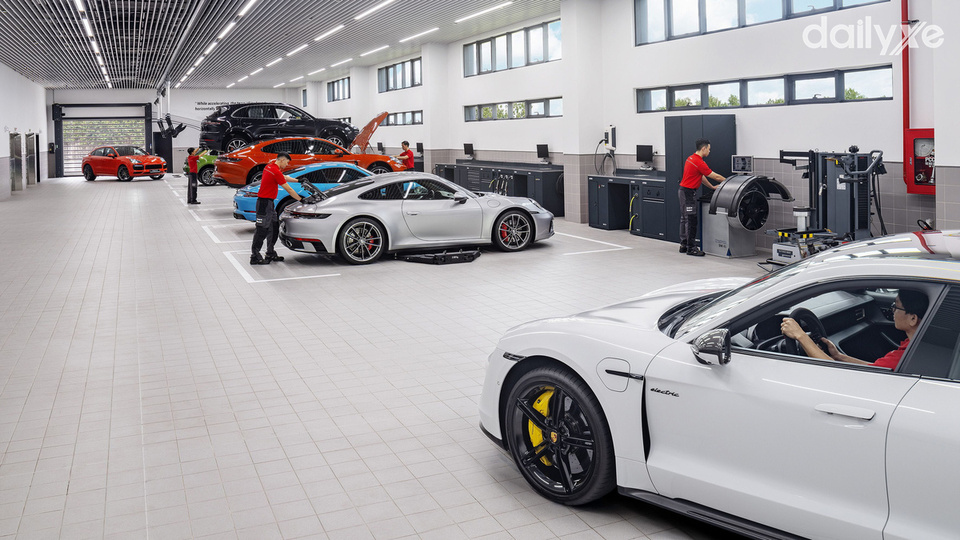 Xưởng dịch vụ tại Porsche Sài Gòn