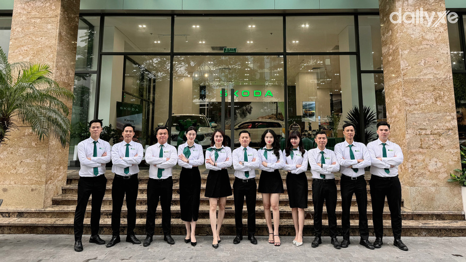 Đội ngũ nhân viên của showroom Skoda Thăng Long