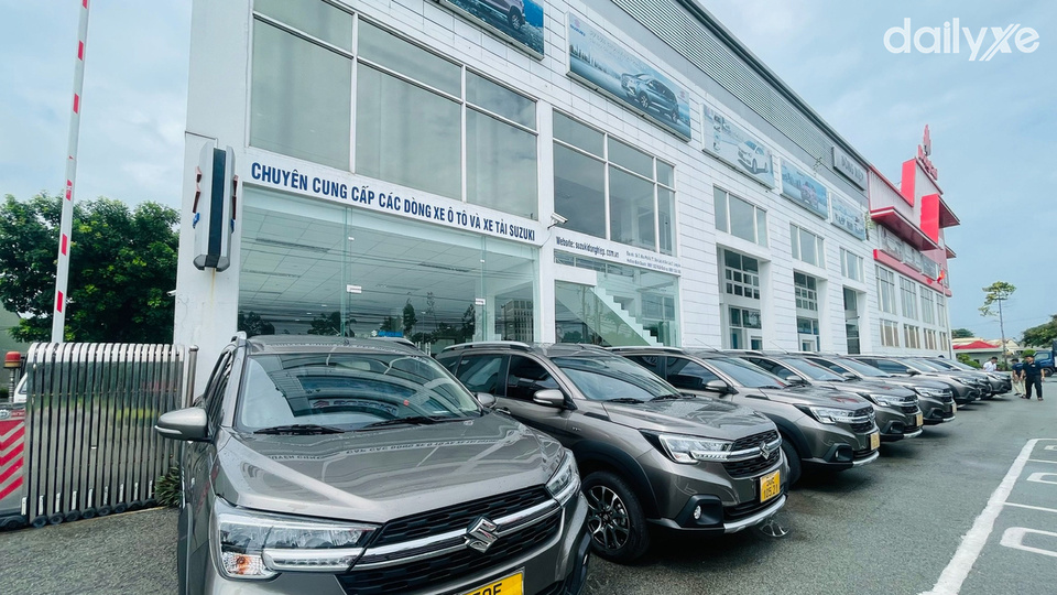 Showroom Suzuki Đức Hùng