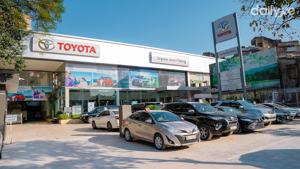 Showroom Toyota Giải Phóng