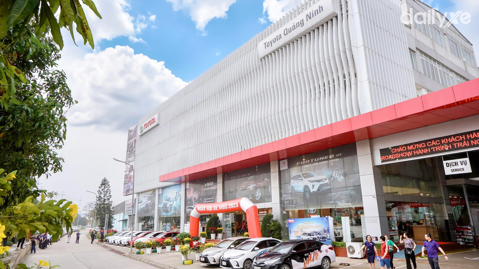 Showroom Toyota Quảng Ninh