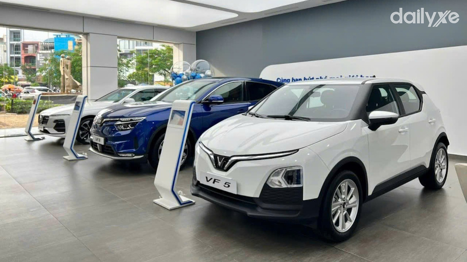 Phòng trưng bày sản phẩm của salon VinFast Cộng Hòa Phòng trưng bày sản phẩm của showroom VinFast Cộng Hòa