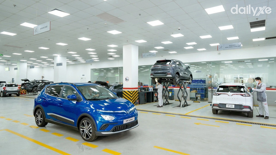 Xưởng dịch vụ hiện đại tại showroom VinFast Buôn Ma Thuột
