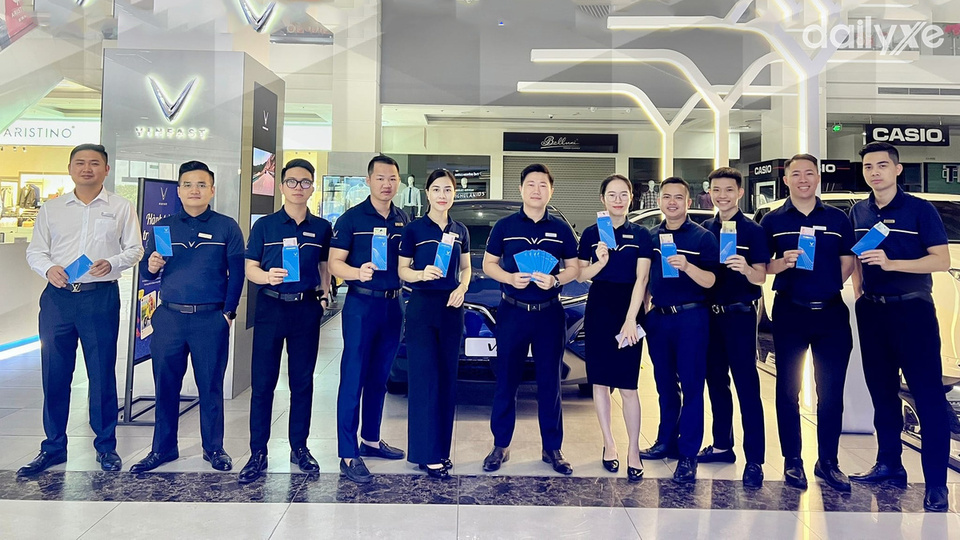 Đội ngũ nhân viên chuyên nghiệp Đội ngũ nhân viên chuyên nghiệp