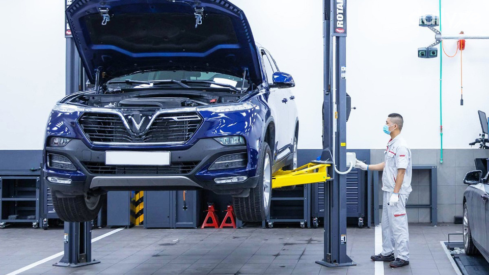 Xưởng dịch vụ hiện đại của showroom VinFast Gia Lâm