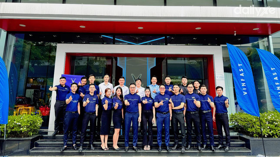 Đội ngũ nhân viên chuyên nghiệp tại đại lý VinFast Phạm Văn Đồng