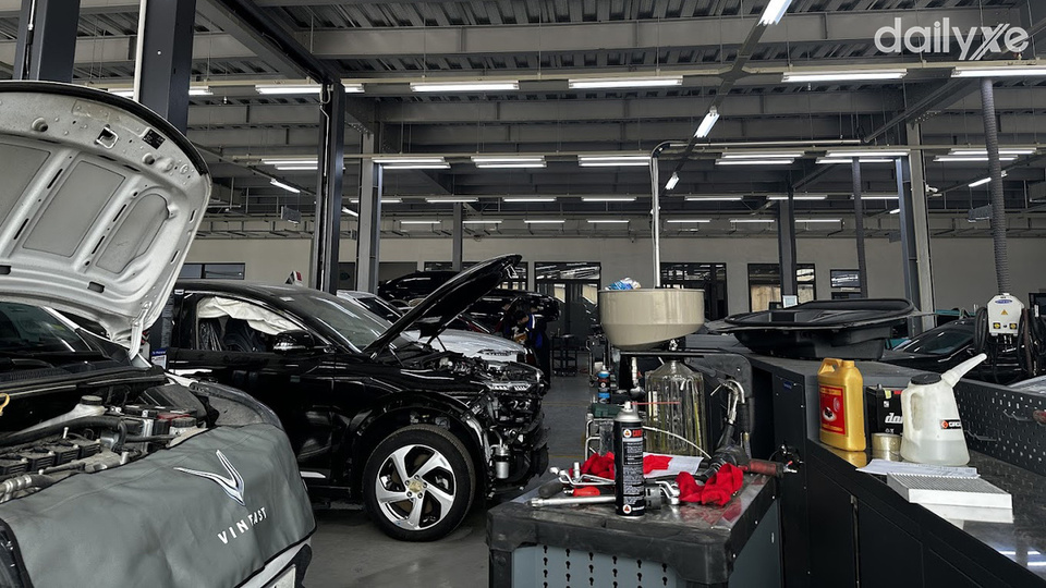 Xưởng dich vụ của showroom VinFast Phan Trọng Tuệ Xưởng dich vụ của showroom VinFast Phan Trọng Tuệ
