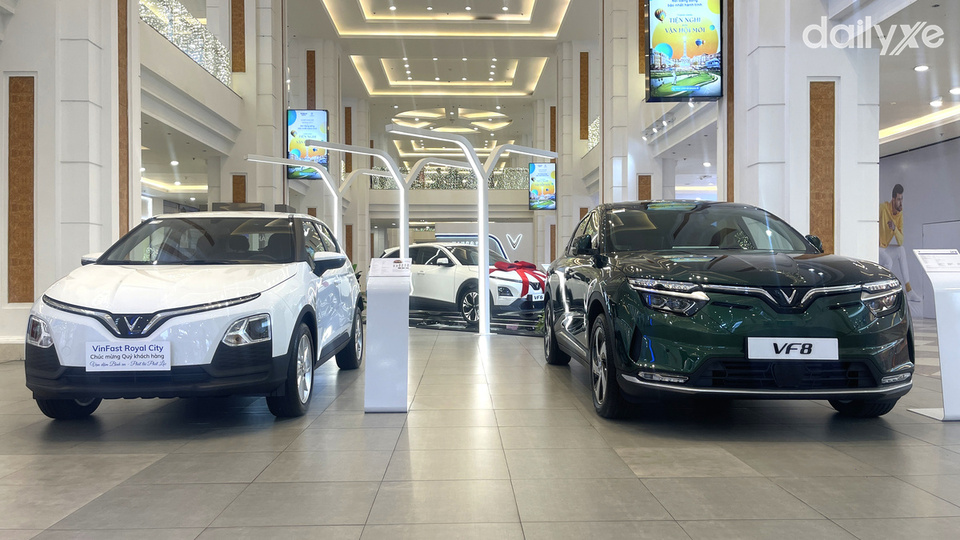 Showroom VinFast VMM Royal City