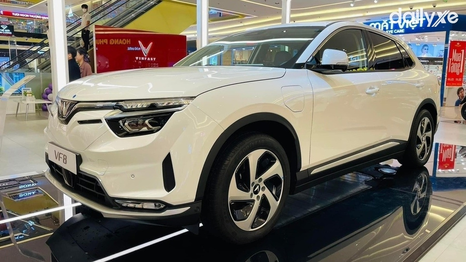 Phòng trưng bày sản phẩm tại VinFast Trần Duy Hưng