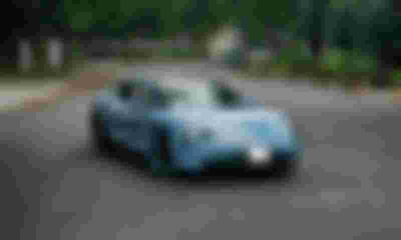 dam chim trong ve dep cua porsche taycan 4s mau frozen blue metallic cuc hiem tai viet nam