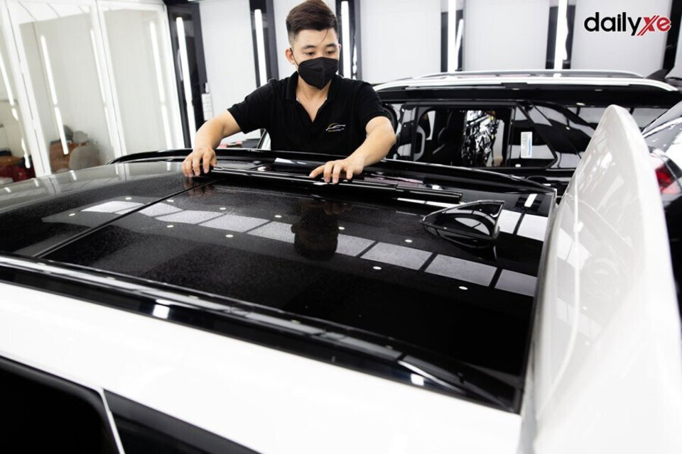 Đến trung tâm uy tín để xử lý phim cách nhiệt bị bọt khí