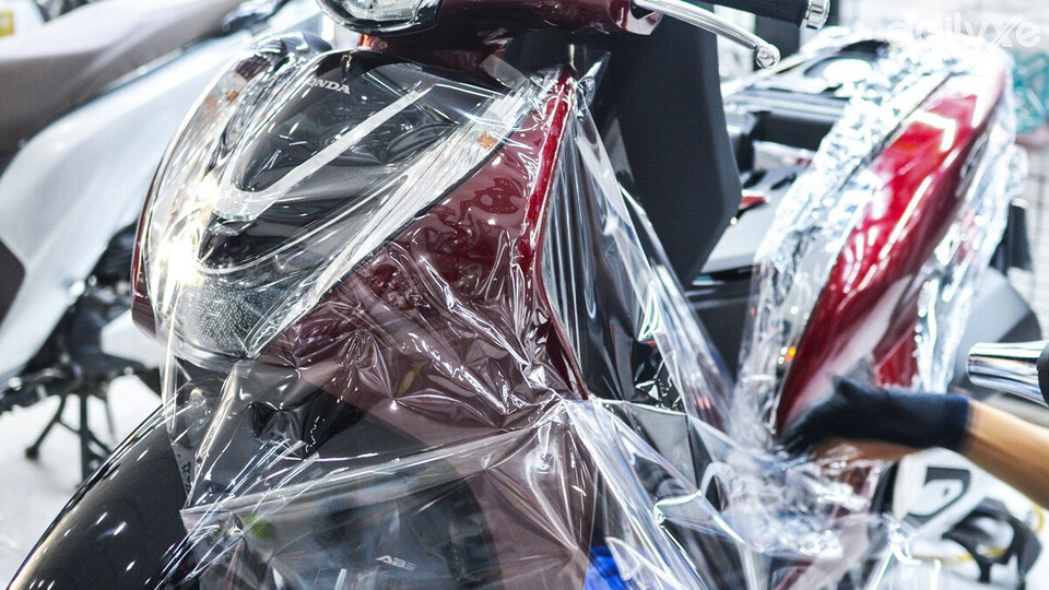 Dán keo xe bảo vệ xe máy