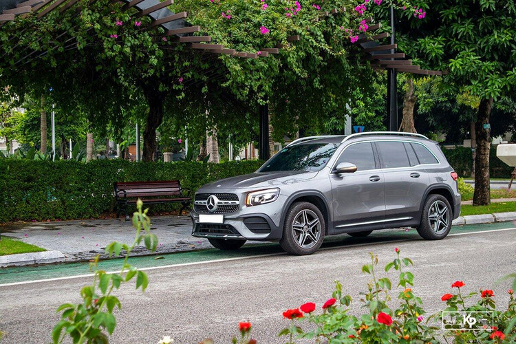 Đánh giá xe Mercedes-Benz GLB 200 AMG 2021: Động cơ nhỏ, liệu có yếu? danh gia xe mercedes-benz glb 200 amg 2021: dong co nho, lieu co yeu?