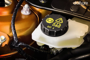 Dầu trợ lực lái là gì? Hướng dẫn cách thay dầu trợ lực tay lái