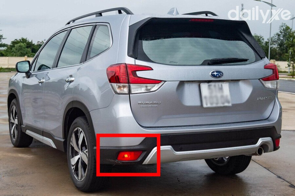 Đèn sương mù phía sau góp phần cảnh báo cho những phương tiện khác