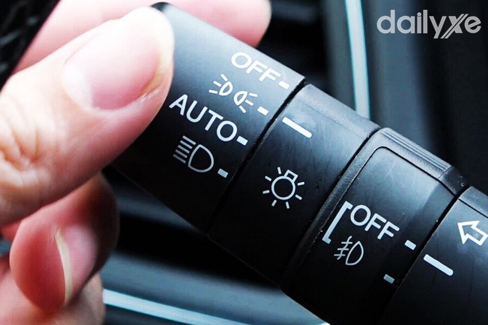 Cách bật đèn sương mù đơn giản thông qua công tắc