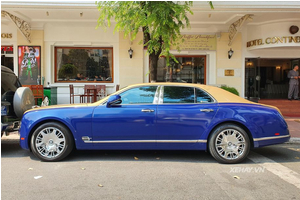 Diện kiến Bentley Mulsanne V12 Dual tone khoe sắc dưới nắng Sài Thành