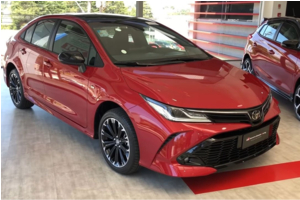 Diện kiến Toyota Corolla Altis GR Sport 2021 tại đại lý