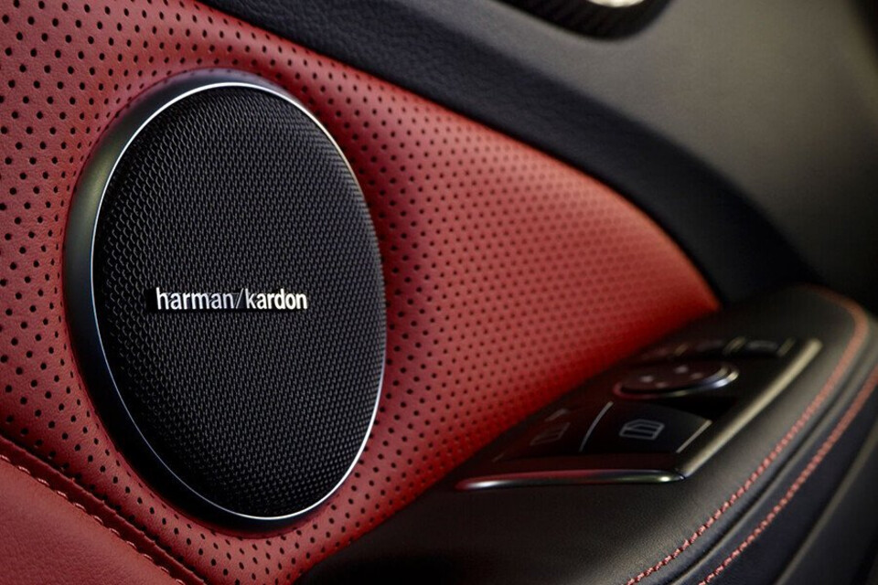 Độ âm thanh xe hơi