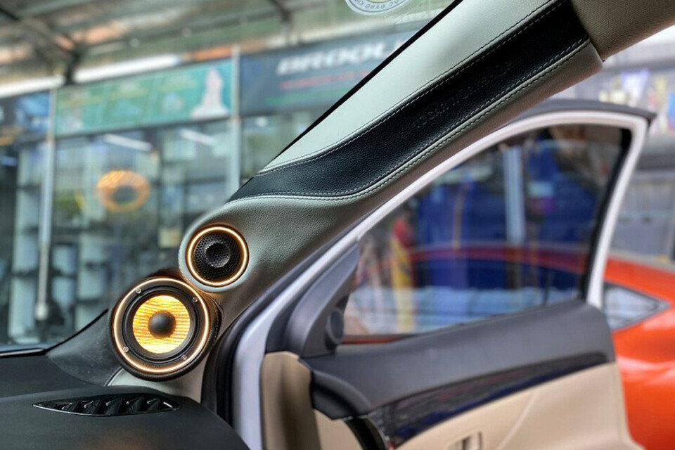 Độ âm thanh xe hơi