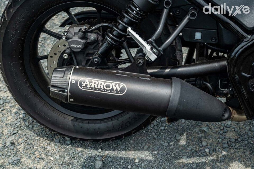 Ống pô độ xả khí thải gây ô nhiễm môi trường