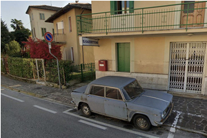Đỗ yên 1 chỗ trong gần 50 năm, chiếc xe cổ bỗng trở thành địa điểm du lịch nổi tiếng tại Ý
