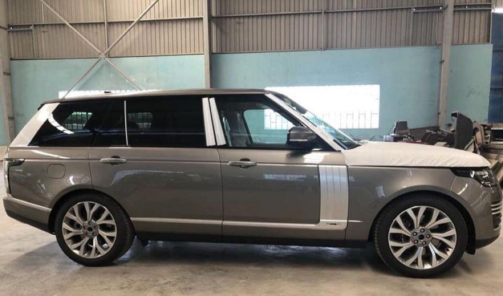 Doanh nhân Bình Dương là người đầu tiên nhận Land Rover Range Rover Autobiography 2018 trị giá 12 tỷ đồng - Ảnh 11 Doanh nhân Bình Dương là người đầu tiên nhận Land Rover Range Rover Autobiography 2018 trị giá 12 tỷ đồng - Ảnh 11