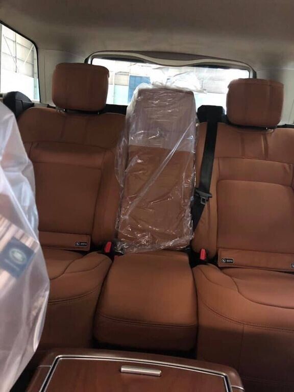 Doanh nhân Bình Dương là người đầu tiên nhận Land Rover Range Rover Autobiography 2018 trị giá 12 tỷ đồng - Ảnh 7 Doanh nhân Bình Dương là người đầu tiên nhận Land Rover Range Rover Autobiography 2018 trị giá 12 tỷ đồng - Ảnh 7