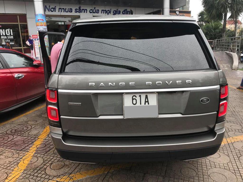 Doanh nhân Bình Dương là người đầu tiên nhận Land Rover Range Rover Autobiography 2018 trị giá 12 tỷ đồng - Ảnh 8 Doanh nhân Bình Dương là người đầu tiên nhận Land Rover Range Rover Autobiography 2018 trị giá 12 tỷ đồng - Ảnh 8