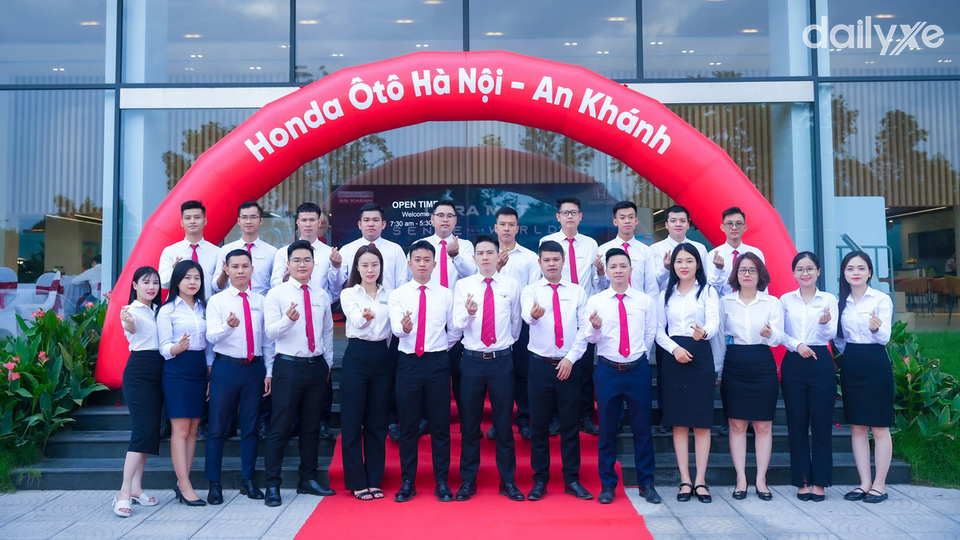 Đội ngũ nhân viên của showroom Honda Ôtô An Khánh