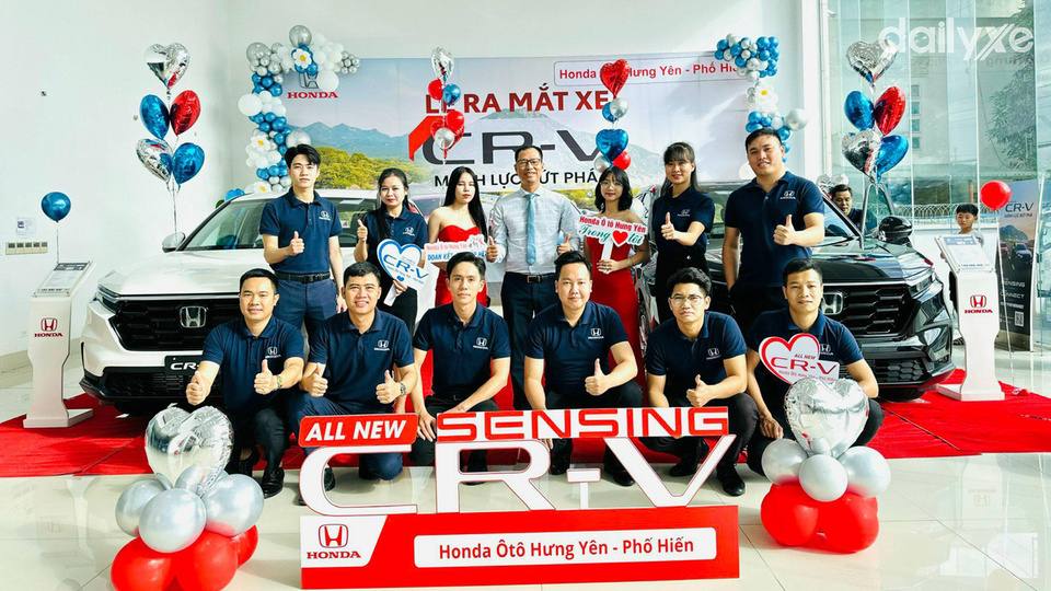 Đội ngũ nhân viên tại đại lý Honda Ôtô Hưng Yên