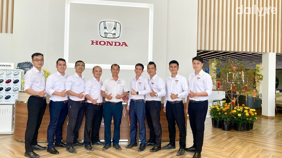 Đội ngũ nhân sự của đại lý Honda Ôtô Nha Trang