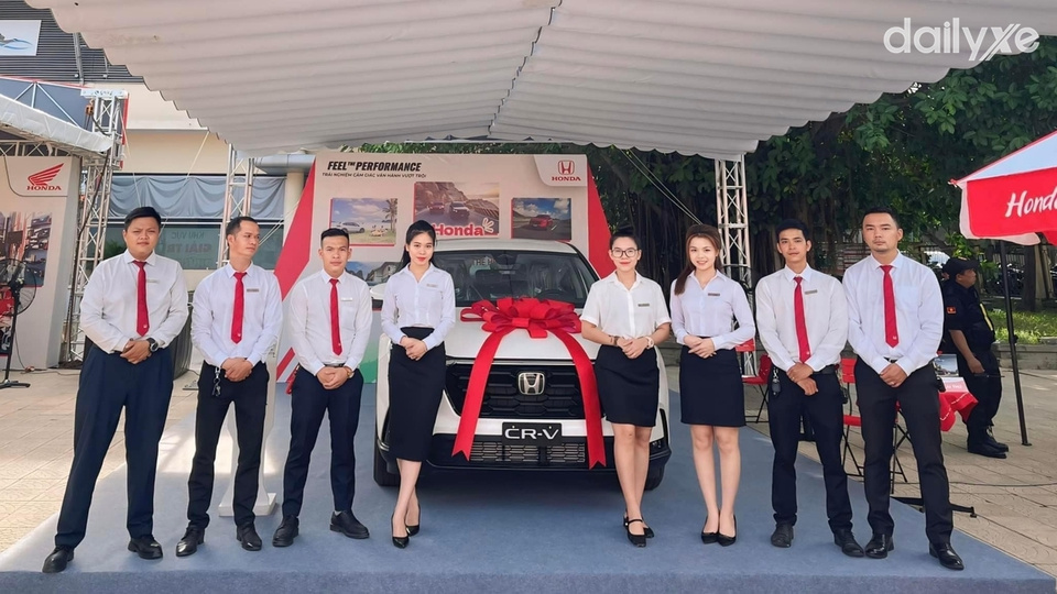Đội ngũ nhân viên tại đại lý Honda Ôtô Thừa Thiên Huế