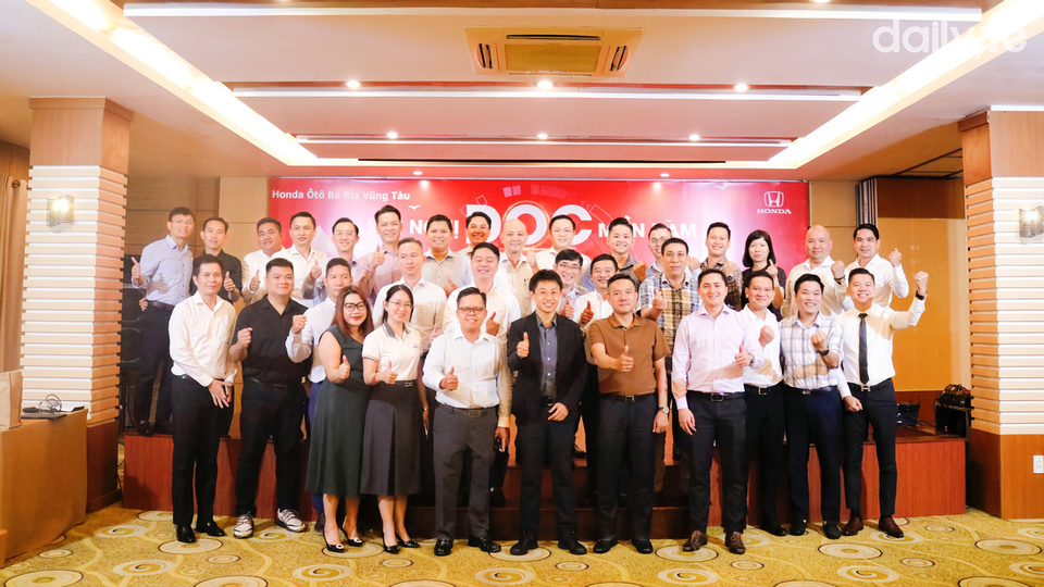 Đội ngũ nhân viên tại showroom Honda Ôtô Vũng Tàu