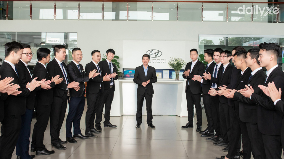 Đội ngũ nhân sự tại Hyundai Cầu Diễn