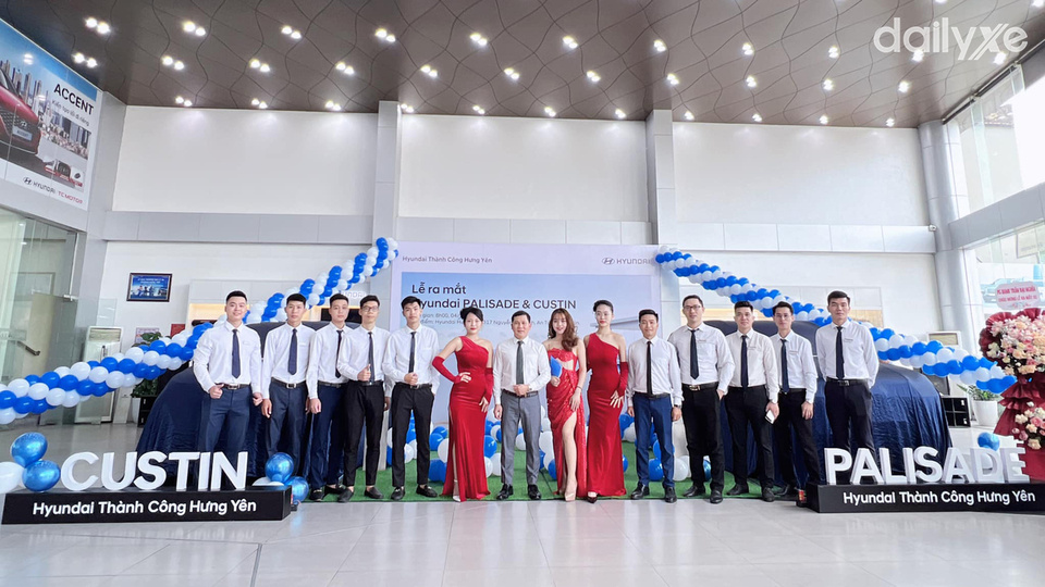 Đội ngũ nhân viên tại Hyundai Hưng Yên